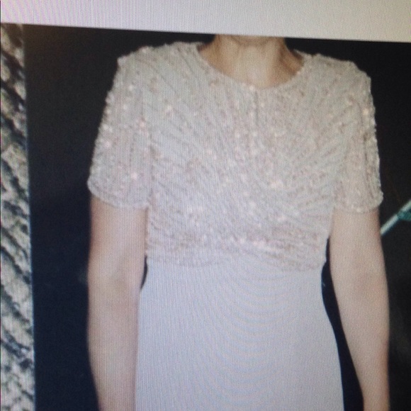 Mother of Bride/Groom Gown with rear slit - Picture 1 of 3